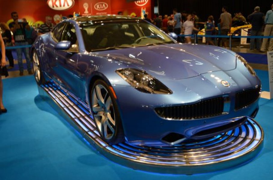 מתקן-לתצוגת-רכב