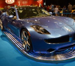 מתקן-לתצוגת-רכב