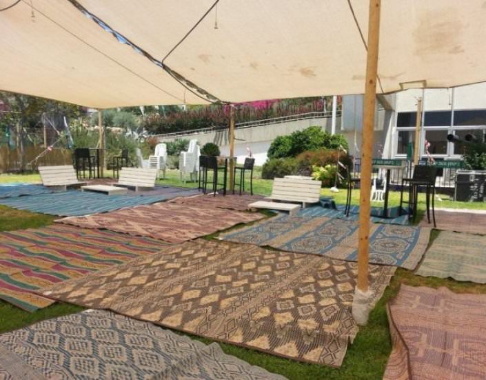 מחצלות צבעוניות