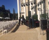 השכרת כיסאות לבנים מרופדים