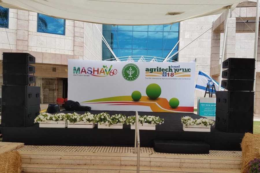 במה + גב במה קוליסה