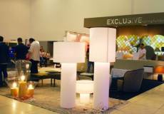 פינת ישיבה מעוצבת בשילוב בר משקאות וגב מעוצב